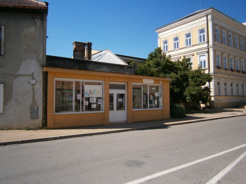 Charitativní bazar se StonoŠkou